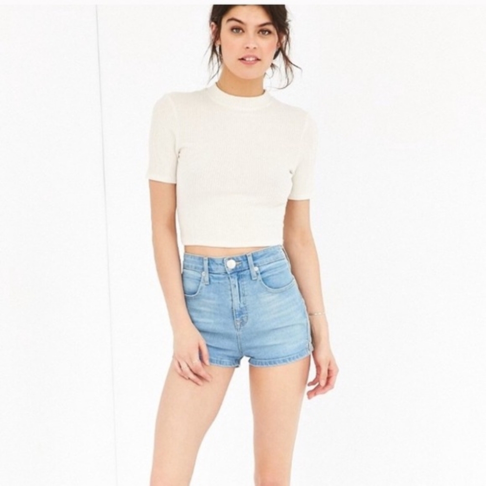 BDG Pinup Super High Rise Light Wash Stretch Denim Shorts - 31W - EUC